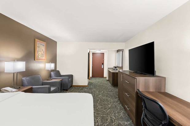 Images Best Western West Towne Suites