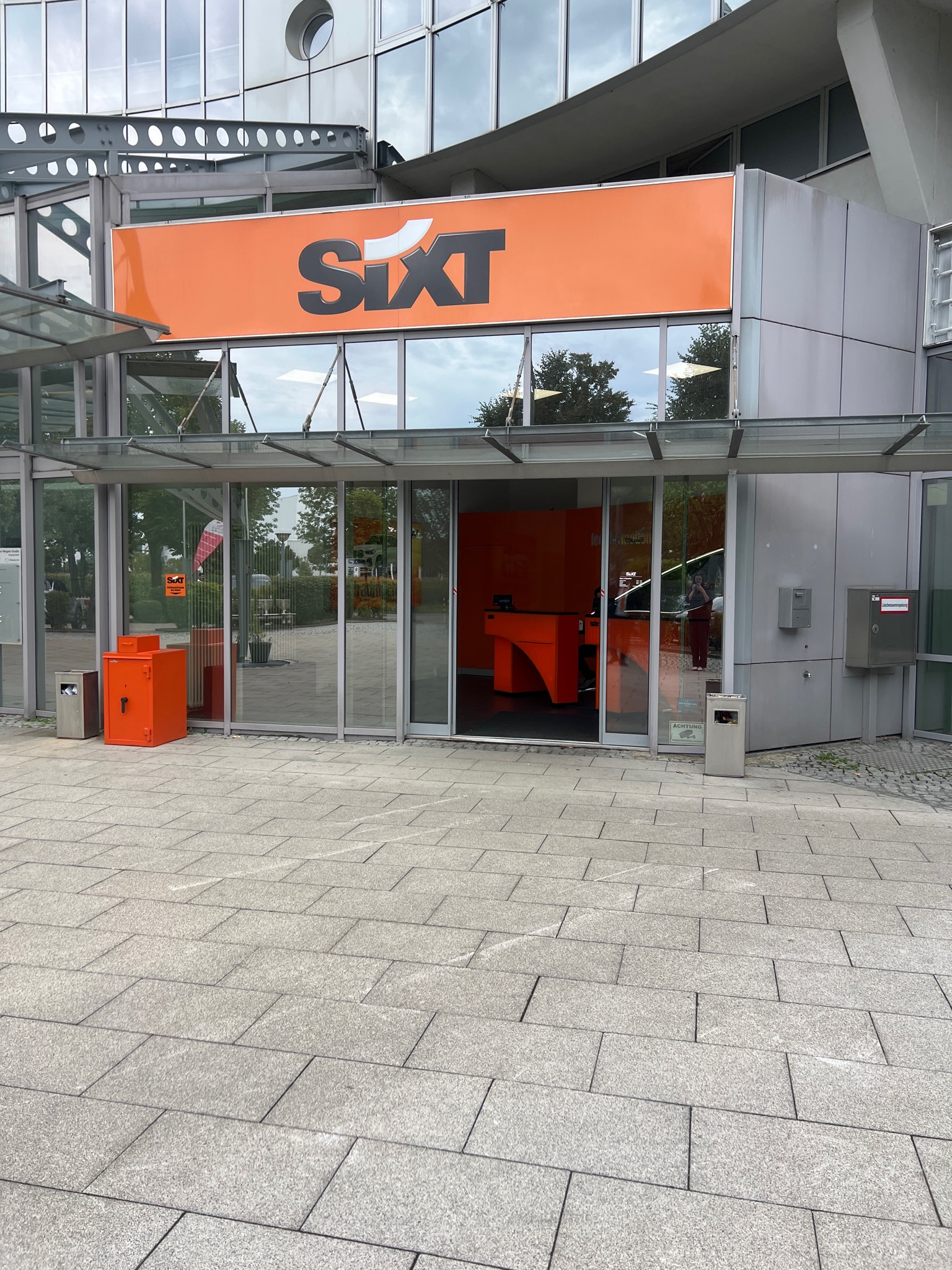 SIXT Auto- und Transportervermietung Augsburg, Bürgermeister Wegele Str. 6 in Augsburg
