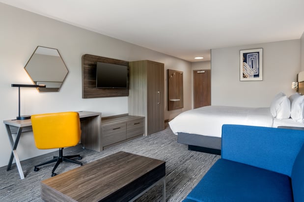 Images Holiday Inn Express & Suites Pittsfield-Lenox-Berkshires by IHG