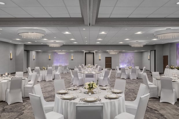 Images Holiday Inn Coralville - Iowa City by IHG