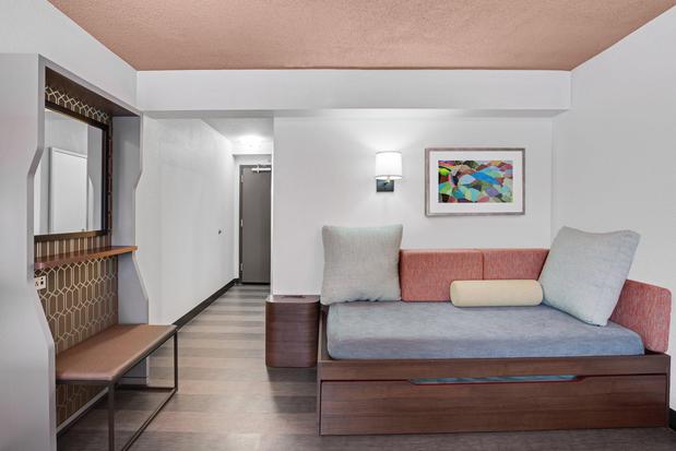Images Holiday Inn Roanoke Airport-Conference Ctr by IHG