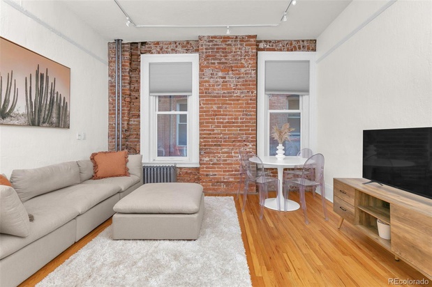 Images Natalie Hengel, REALTOR