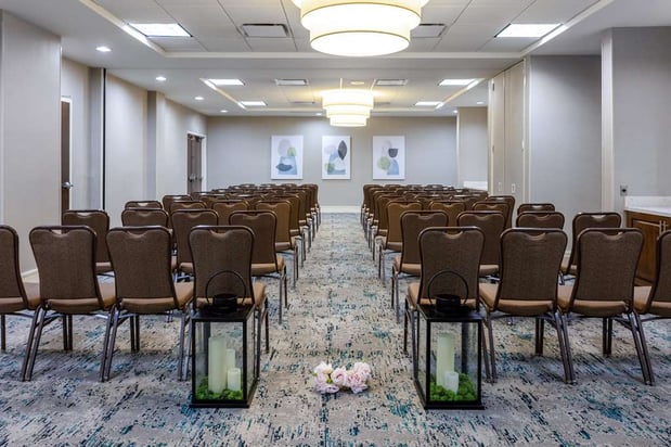 Images Hilton Garden Inn Roanoke