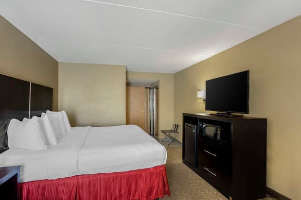 Images Best Western Harrisburg North