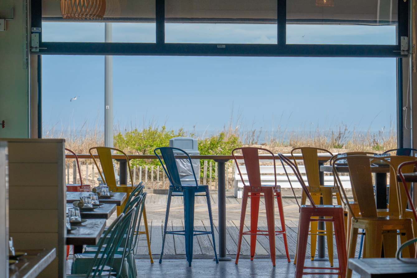 The Dunes Rehoboth Beach offers a relaxed, convenient stay near the Delaware beaches, with easy access to Rehoboth Beach, Dewey Beach, the boardwalk, restaurants, shopping, and coastal attractions.