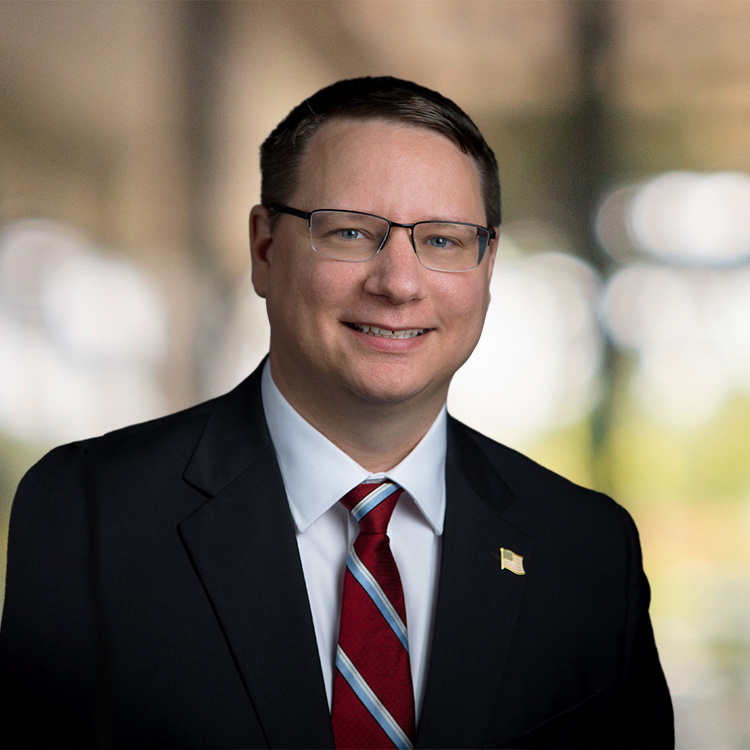 Headshot of Ralph Gallo, a wealth advisor at Chase