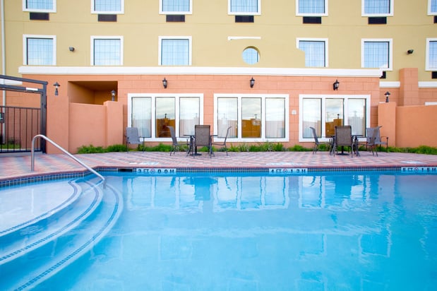 Images Holiday Inn Express & Suites Jourdanton-Pleasanton by IHG