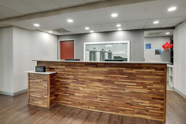 Images Hampton Inn & Suites St. Louis-Edwardsville