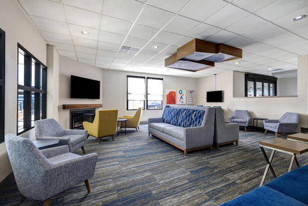 Images Holiday Inn Express & Suites Central Omaha by IHG