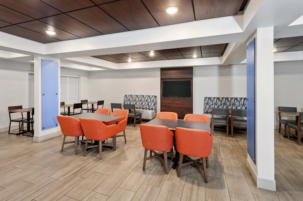Images Holiday Inn Express & Suites Urbana-Champaign (U of I Area) by IHG