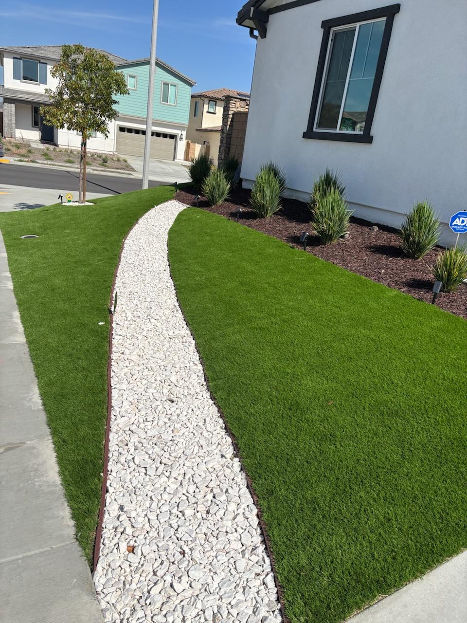 Instalaci&oacute;n de C&eacute;sped-Franco Landscaping