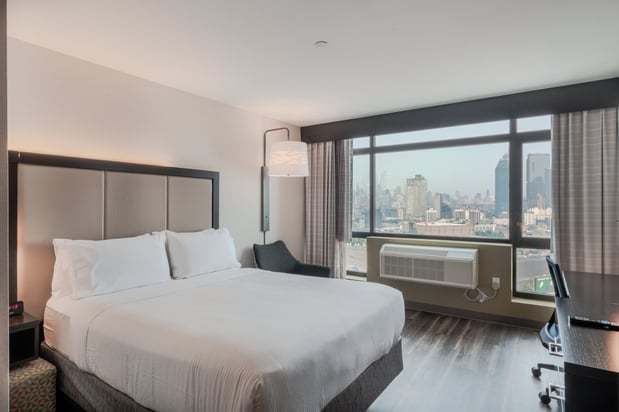 Images Holiday Inn Express Long Island City E - New York by IHG