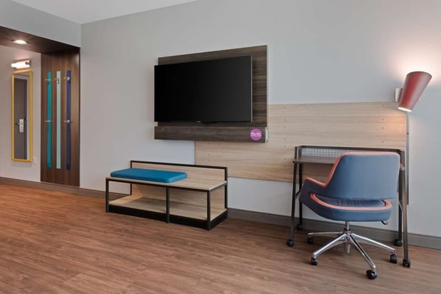 Images Tru by Hilton Bradenton I 75