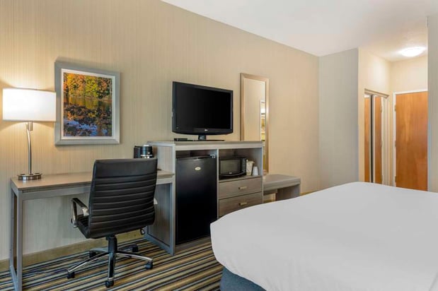 Images Best Western Plus New England Inn & Suites