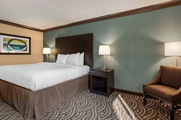 Images Best Western Plus Kingston Hotel and Conference Center