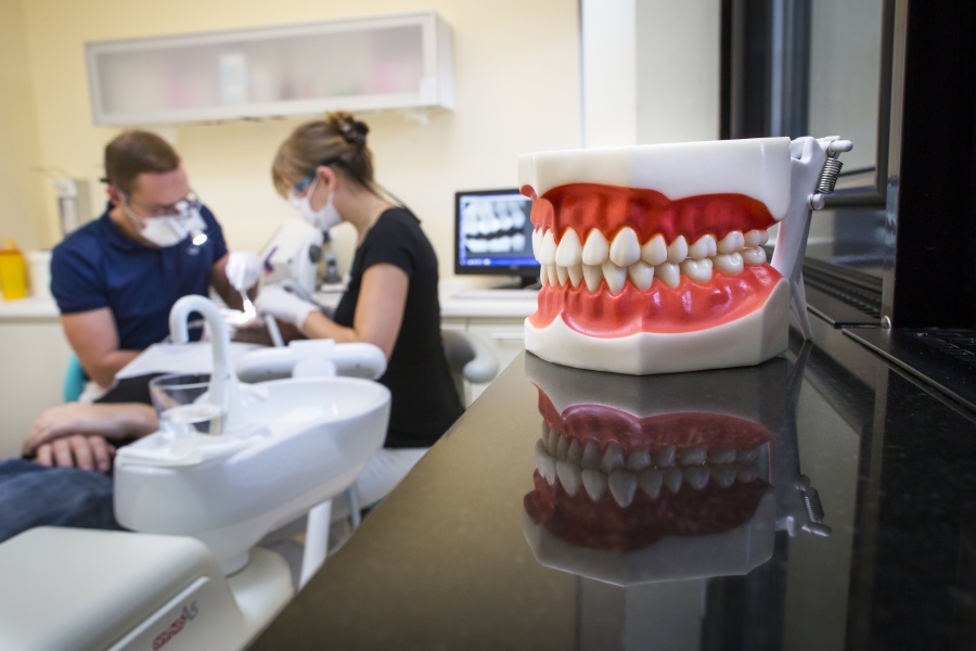 Dr. med. dent. Patrick Prinz, Robert-Koch-Platz 11 in Berlin