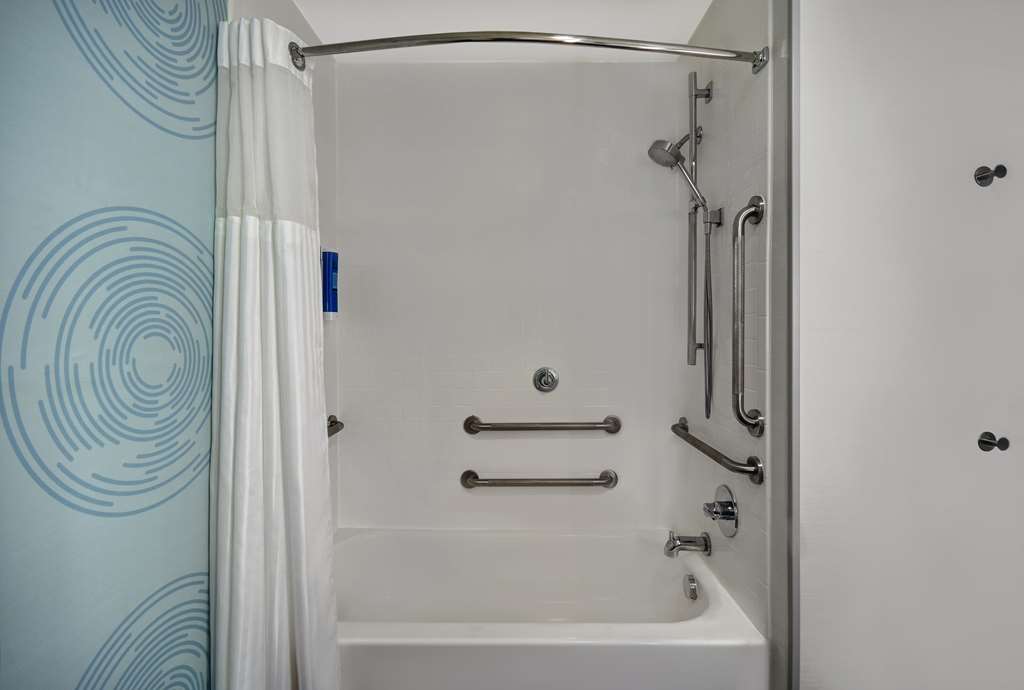 Guest room bath Tru by Hilton Monroe MI Monroe (734)777-2200