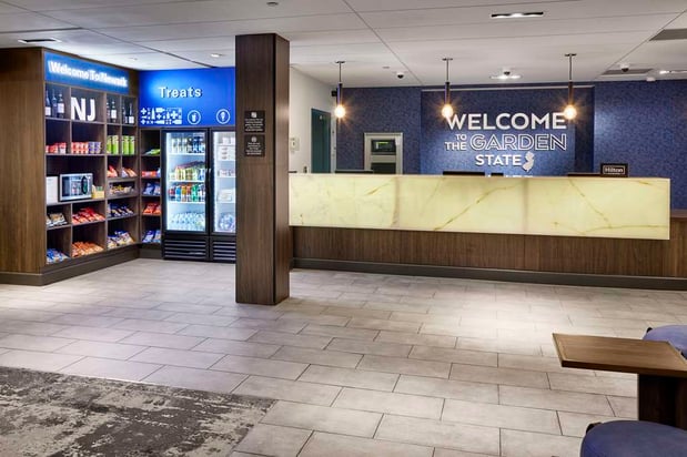 Images Hampton Inn Newark Airport
