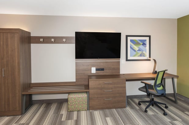Images Holiday Inn Express & Suites Hudson I-94 by IHG