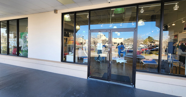 Images LACOSTE-PERMANENTLY CLOSED