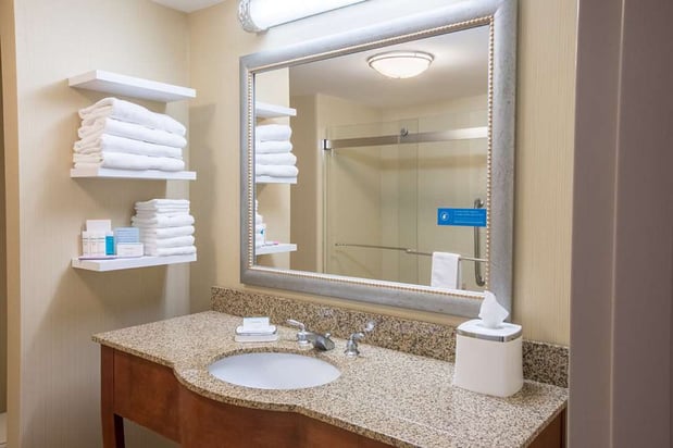 Images Hampton Inn & Suites Tilton