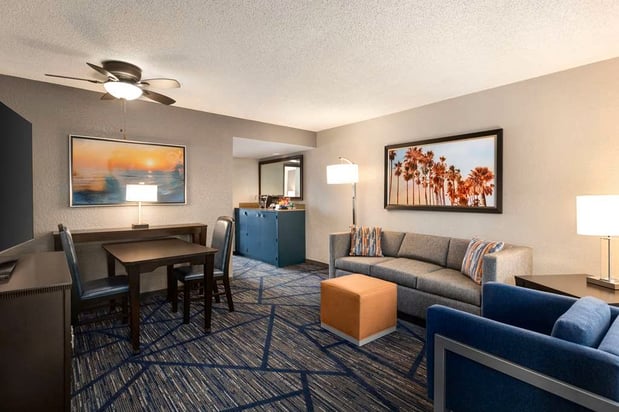Images Embassy Suites by Hilton Miami International Airport