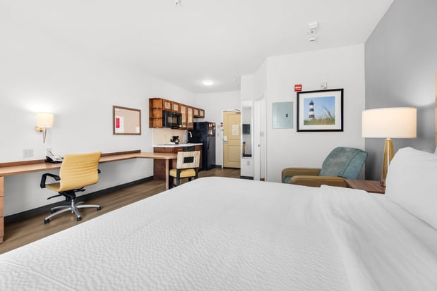 Images Candlewood Suites Pensacola - University Area by IHG