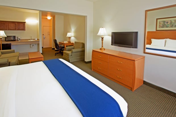 Images Holiday Inn Express & Suites Columbus by IHG