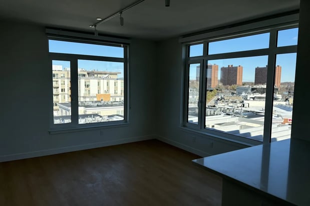 Images 605 Concord at Fresh Pond