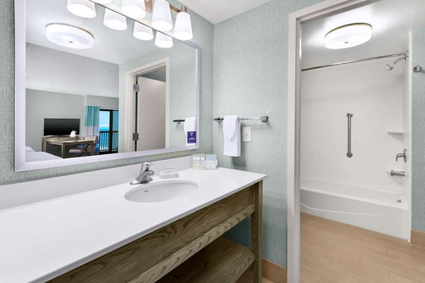 Images Hampton Inn & Suites Carolina Beach Oceanfront