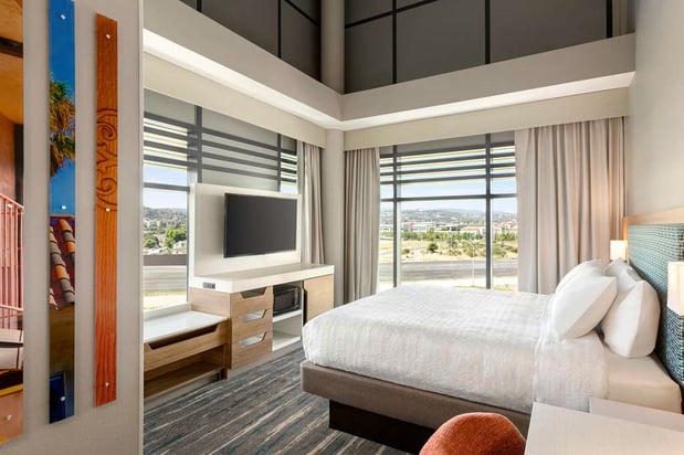Images Hampton Inn & Suites San Mateo-San Francisco Airport