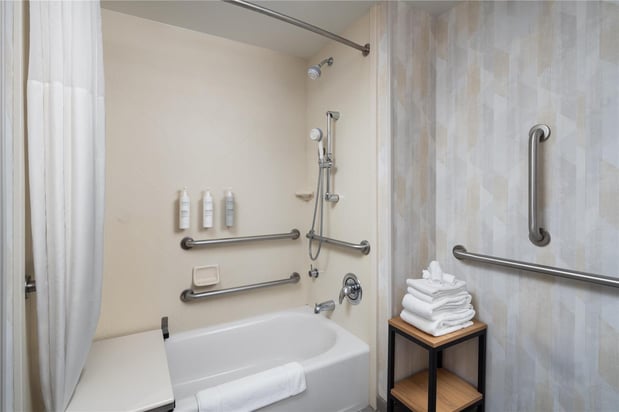 Images Hampton Inn Neptune/Wall