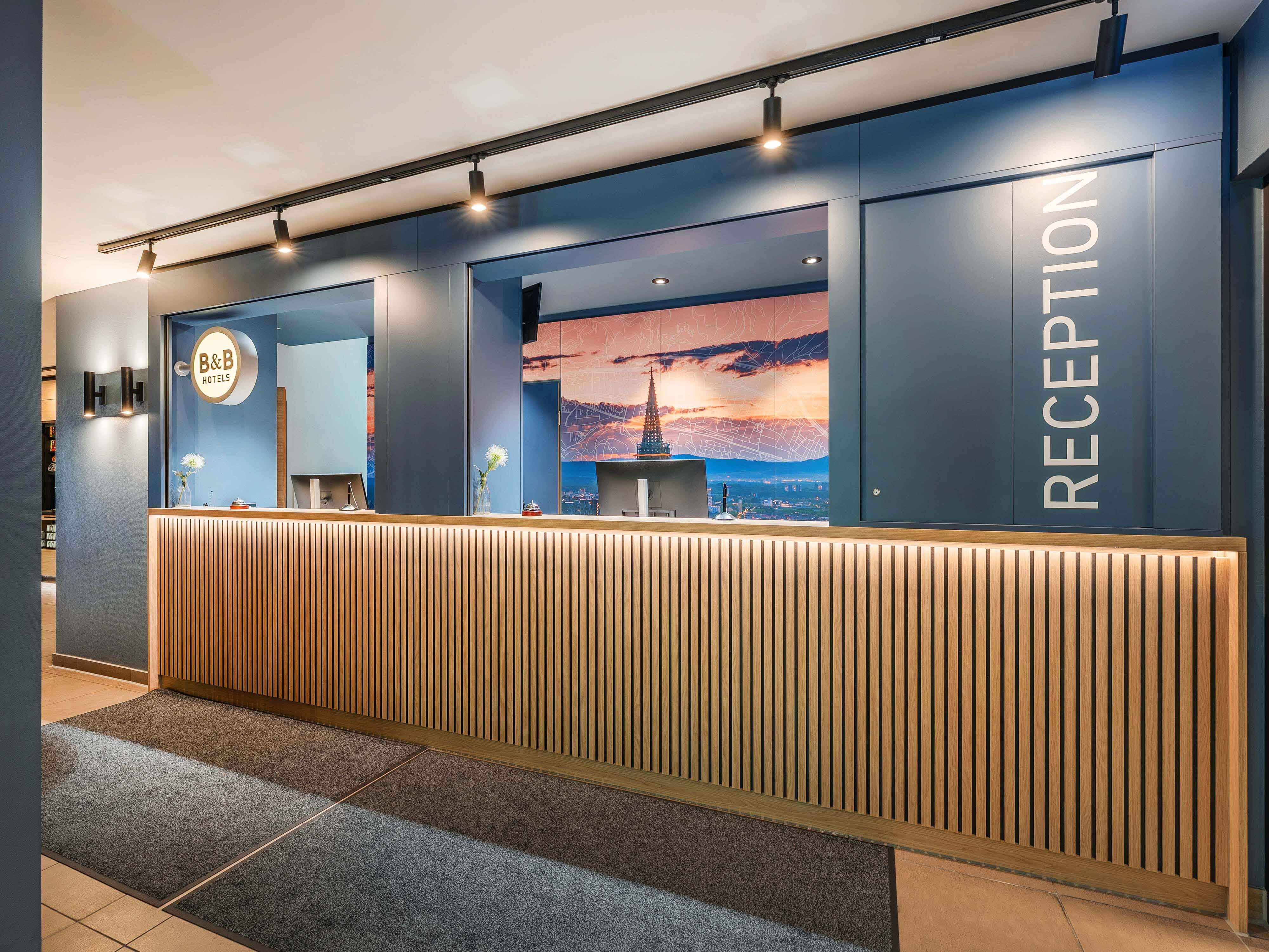 B&B HOTEL Freiburg-Süd, Munzinger Straße 1b in Freiburg