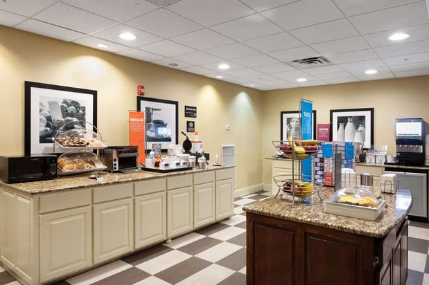 Images Hampton Inn & Suites Baton Rouge - I-10 East