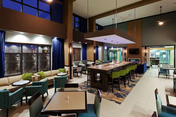 Images Hampton Inn & Suites Denver/Airport-Gateway Park