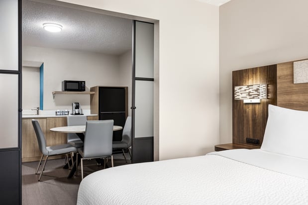 Images Holiday Inn Express & Suites Birmingham-Irondale (East) by IHG