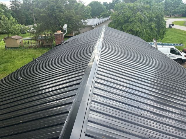 Mech Roofing and Gutter Image