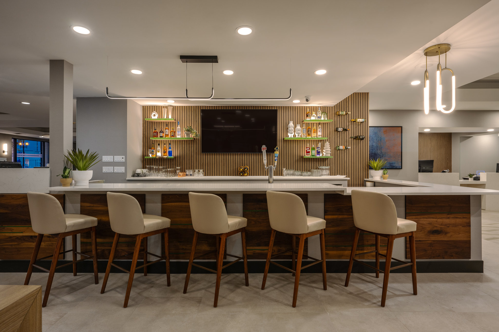 Images Holiday Inn & Suites Winnipeg-Downtown by IHG
