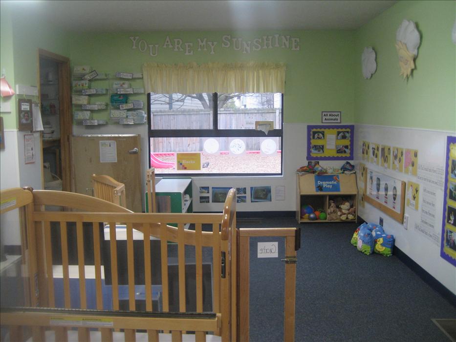 Infant Classroom Avery Road KinderCare Hilliard (614)777-1077