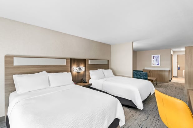 Images Holiday Inn Express & Suites Council Bluffs - Conv Ctr Area by IHG