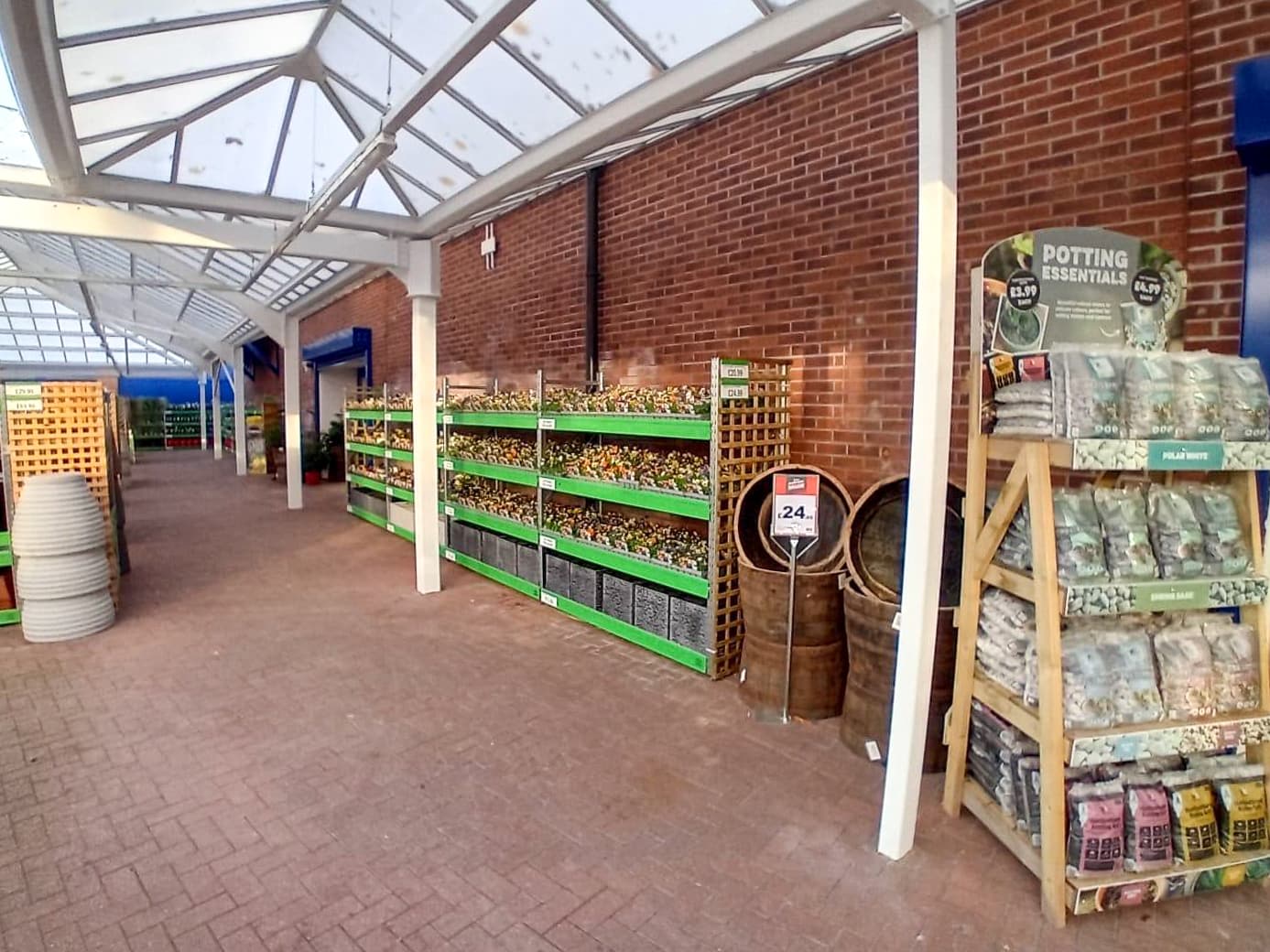 Images B&M Home Store with Garden Centre