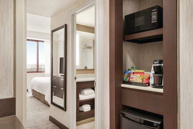 Images Embassy Suites by Hilton Chicago North Shore Deerfield
