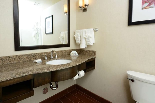 Images Hilton Garden Inn Greensboro Airport