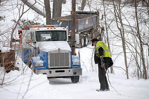 Hasse's Towing & Crane Service Image