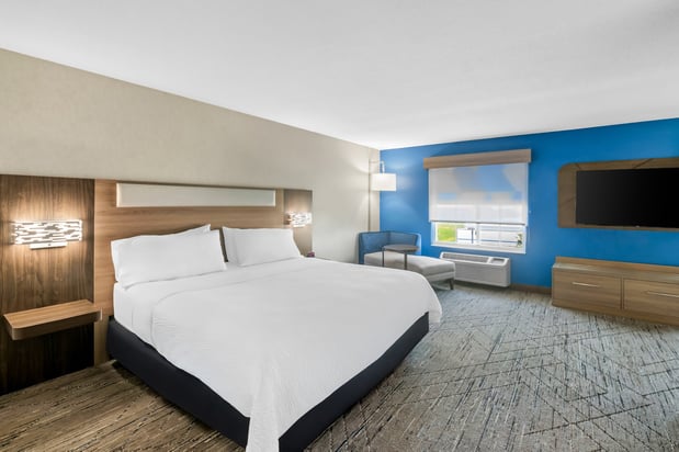 Images Holiday Inn Express & Suites Council Bluffs - Conv Ctr Area by IHG