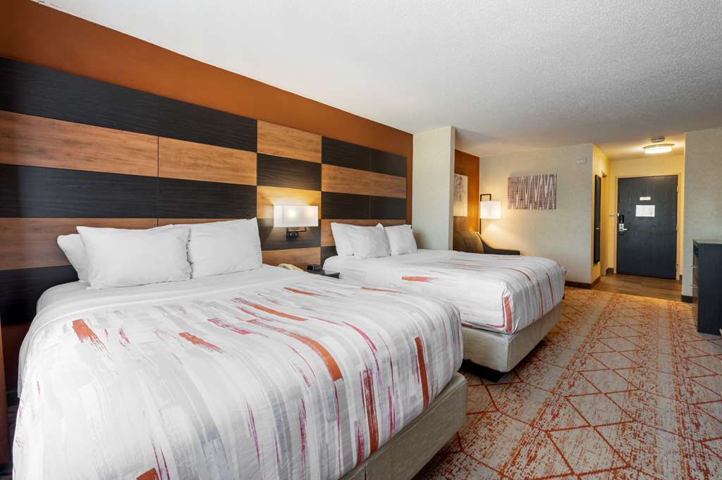 Double Queen Room (Sofabed)