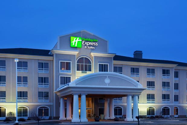 Images Holiday Inn Express & Suites Rockford-Loves Park, an IHG Hotel