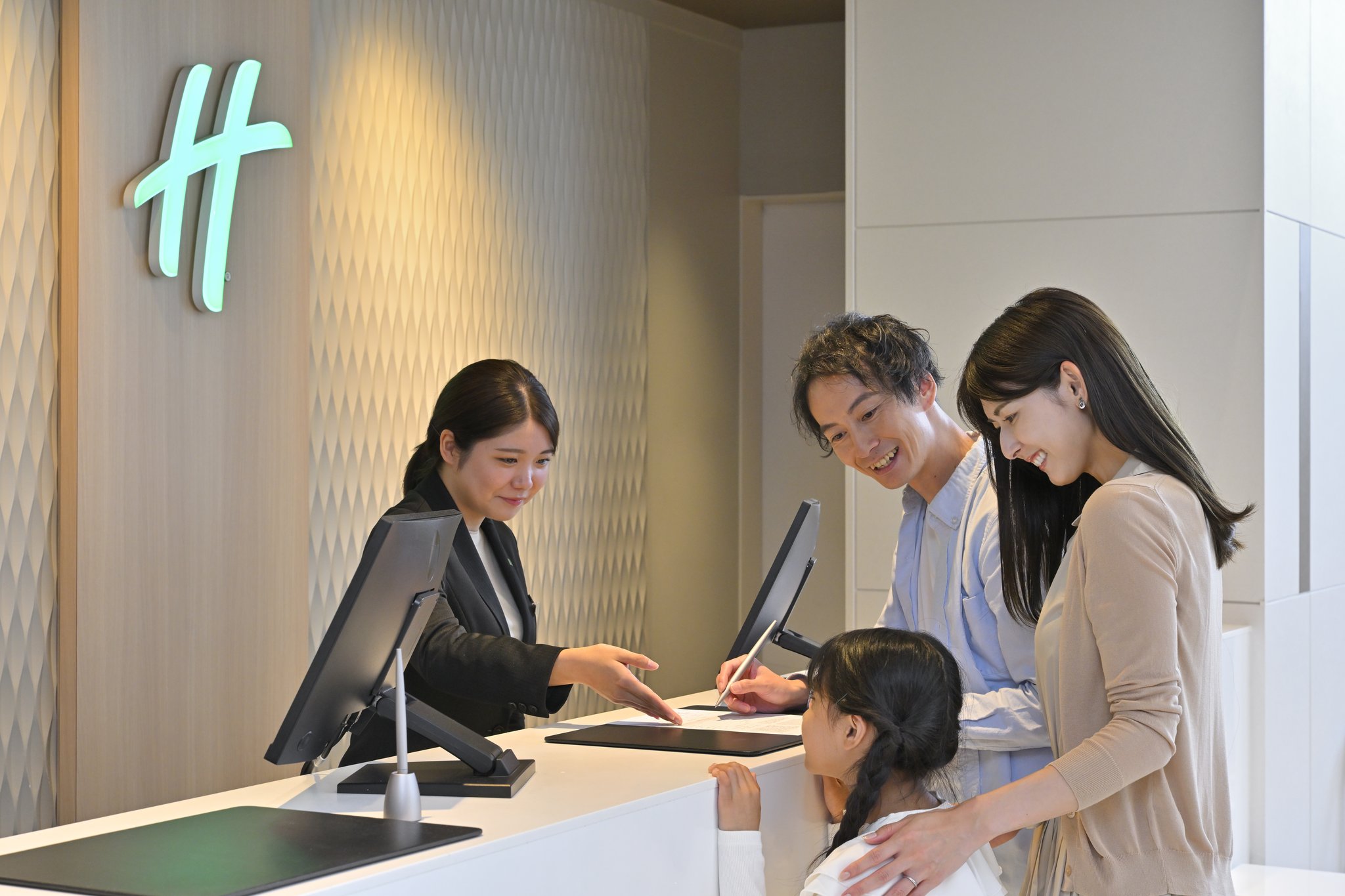 Images Holiday Inn & Suites Shin Osaka by IHG