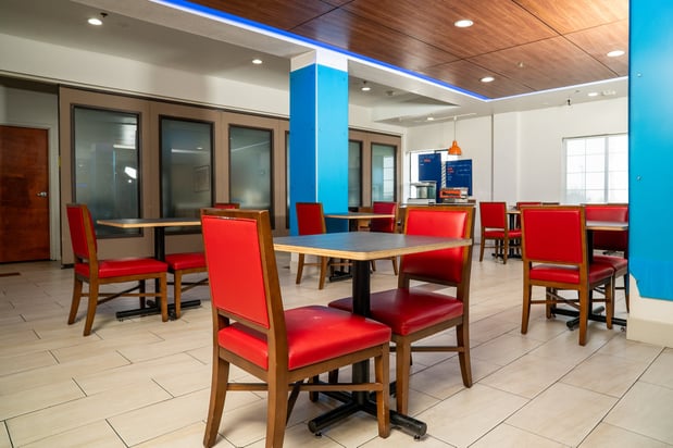 Images Holiday Inn Express & Suites Hesperia by IHG