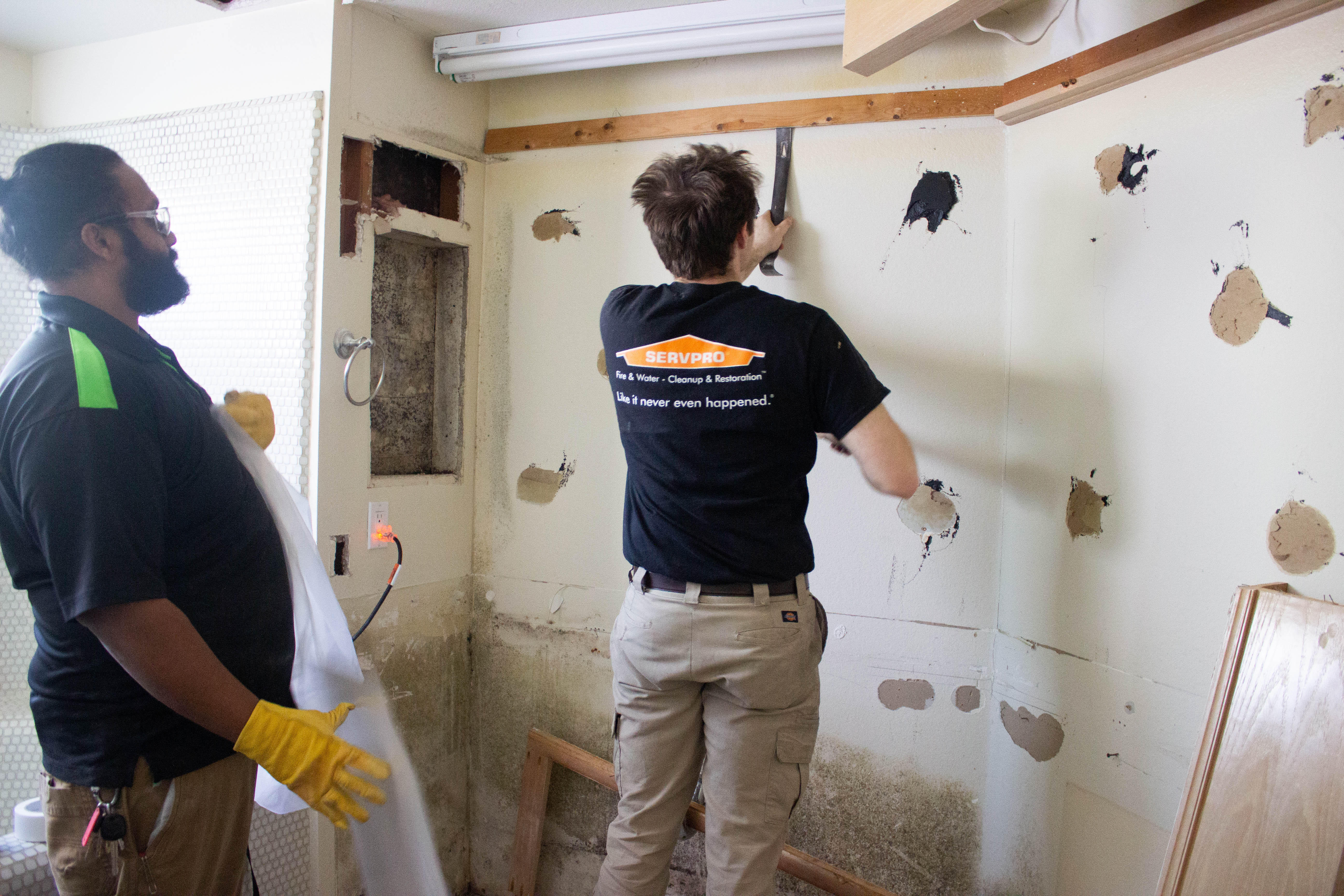 SERVPRO of San Diego East is a company that specializes in fire, mold, and water damage restoration. We have considerable restoration experience and can help you restore your Lake Murray, CA property to its pre-damage state. Please give us a call!